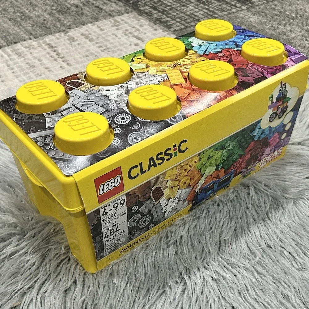 LEGO Classic Medium Creative Brick Box 10696 Ideas Included 484 pcs‎